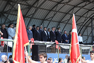 KAĞITHANE BİNLERCE GENCİYLE 19 MAYIS'I KUTLADI